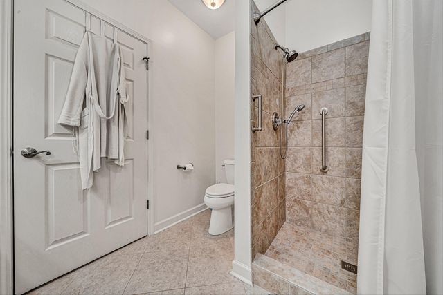3050 McVitty Forest Dr Apt 106, Roanoke, VA 24018