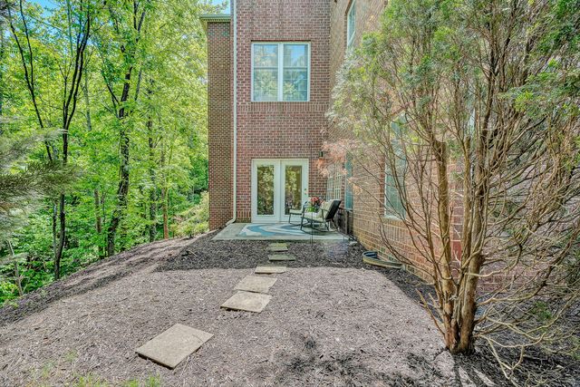 3050 McVitty Forest Dr Apt 106, Roanoke, VA 24018