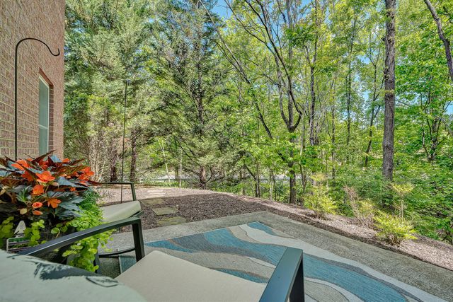 3050 McVitty Forest Dr Apt 106, Roanoke, VA 24018