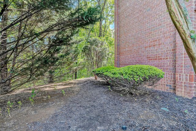 3050 McVitty Forest Dr Apt 106, Roanoke, VA 24018