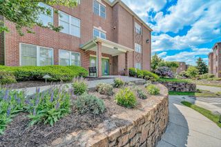3050 McVitty Forest Dr Apt 106, Roanoke, VA 24018