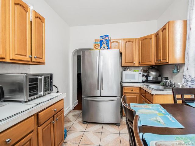 1012 E 225th Street, Bronx, NY 10466