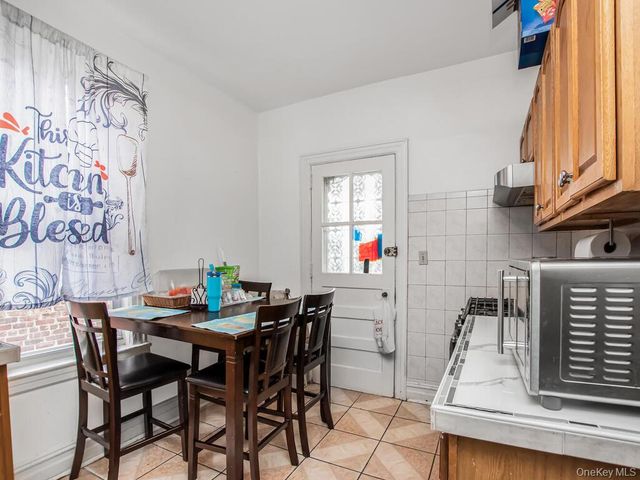 1012 E 225th Street, Bronx, NY 10466