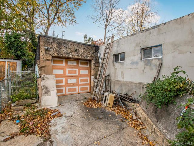1012 E 225th Street, Bronx, NY 10466