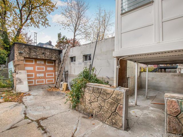 1012 E 225th Street, Bronx, NY 10466