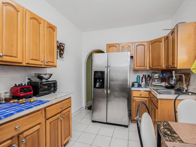 1012 E 225th Street, Bronx, NY 10466