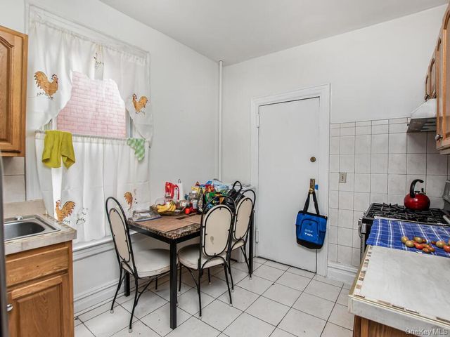 1012 E 225th Street, Bronx, NY 10466