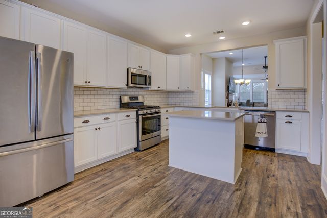 208 Silver Maple Court, Peachtree City, GA 30269