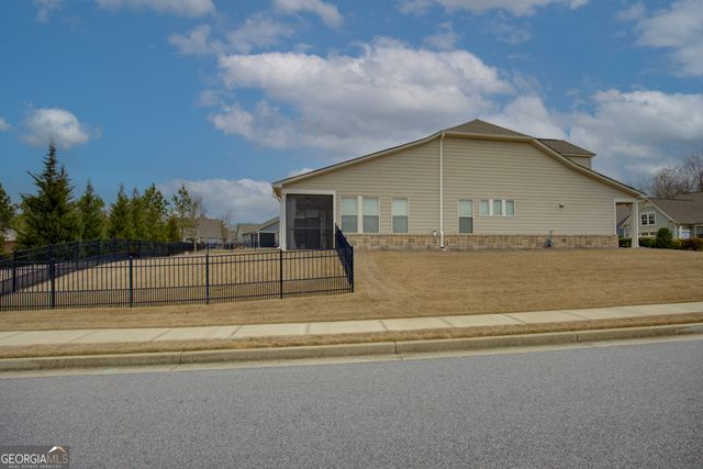 208 Silver Maple Court, Peachtree City, GA 30269