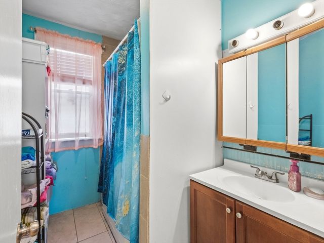 72 Sagamore Ave, Chelsea, MA 02150