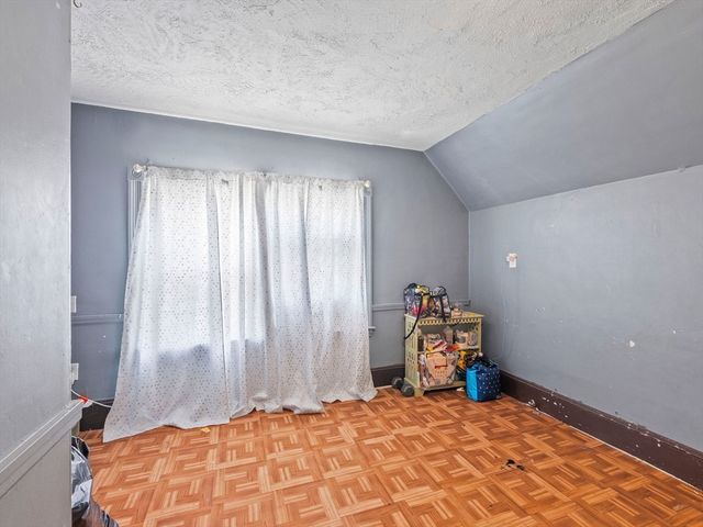 72 Sagamore Ave, Chelsea, MA 02150