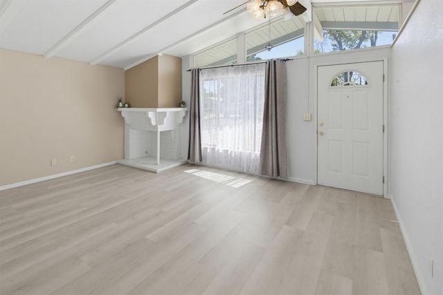 5709 El Campo Way, North Highlands, CA 95660