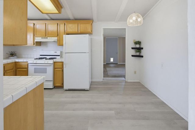 5709 El Campo Way, North Highlands, CA 95660