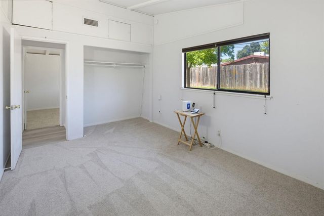 5709 El Campo Way, North Highlands, CA 95660
