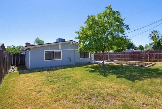 5709 El Campo Way, North Highlands, CA 95660