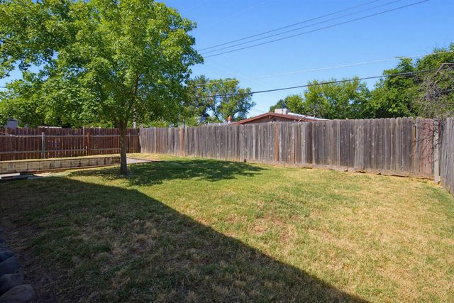 5709 El Campo Way, North Highlands, CA 95660