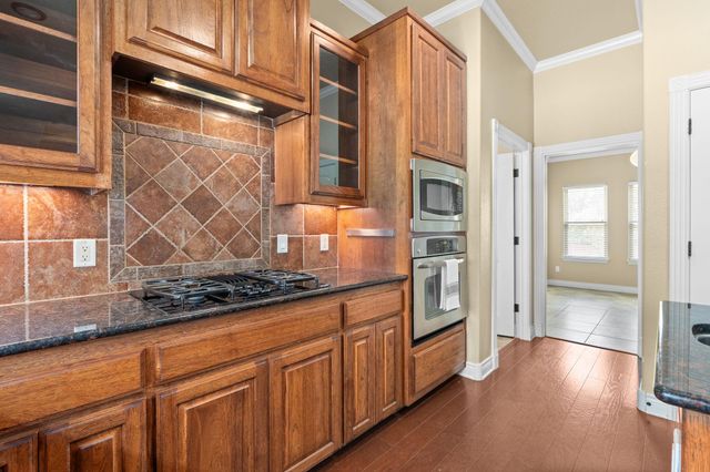 1135 Redleaf DR, Nolanville, TX 76559