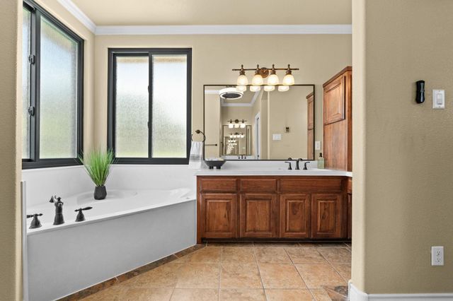 1135 Redleaf DR, Nolanville, TX 76559