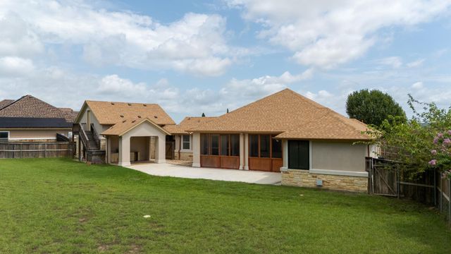 1135 Redleaf DR, Nolanville, TX 76559