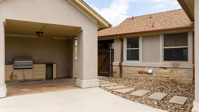 1135 Redleaf DR, Nolanville, TX 76559