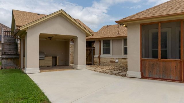 1135 Redleaf DR, Nolanville, TX 76559