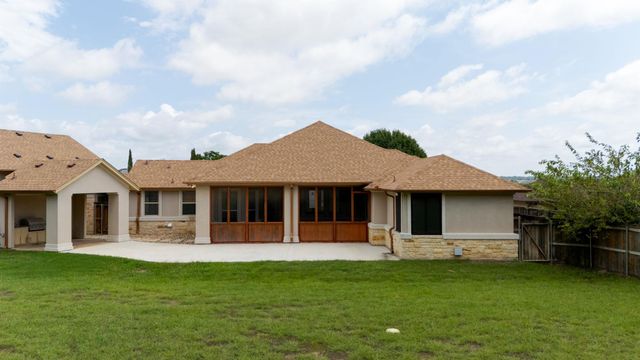 1135 Redleaf DR, Nolanville, TX 76559