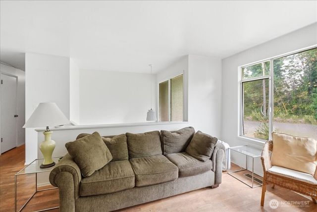 10247 10th Avenue S, Seattle, WA 98168