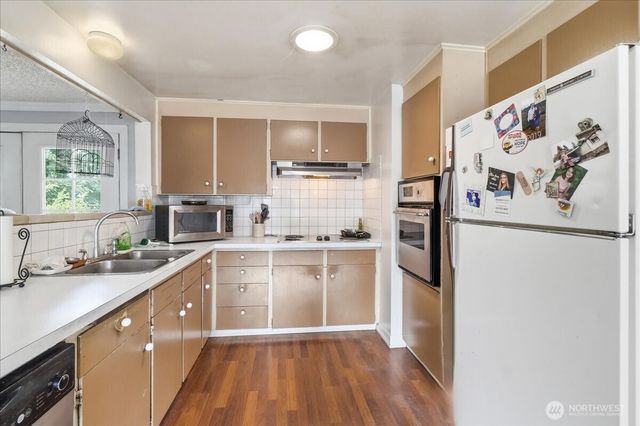 10247 10th Avenue S, Seattle, WA 98168