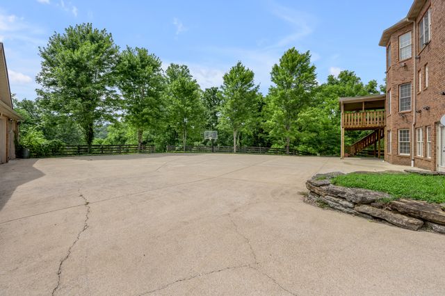 204 Hickory Meadows Drive, Richmond, KY 40475