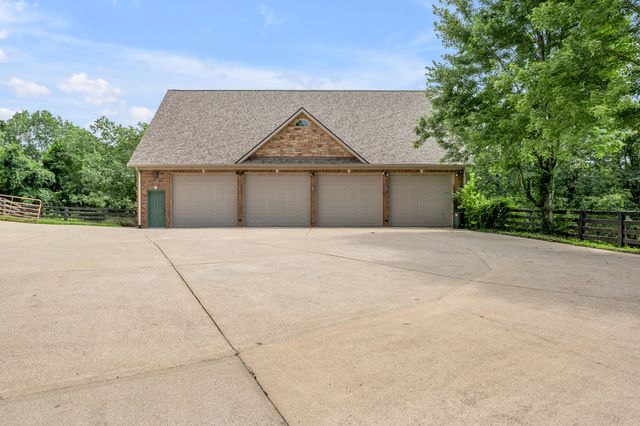204 Hickory Meadows Drive, Richmond, KY 40475