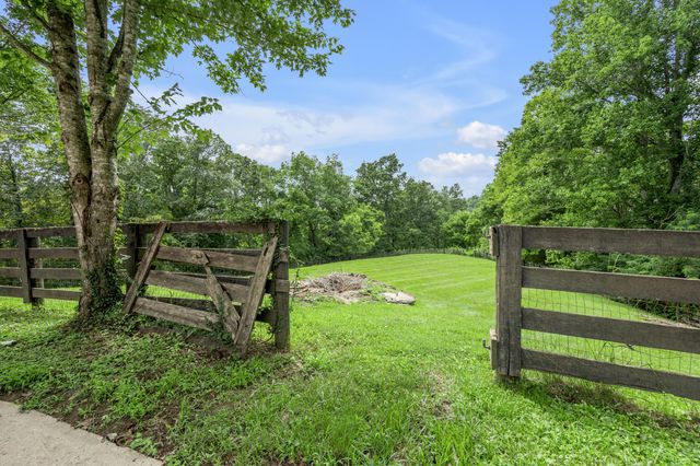 204 Hickory Meadows Drive, Richmond, KY 40475