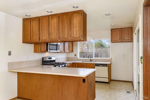 1068 San Francisco Way, Rohnert Park, CA 94928