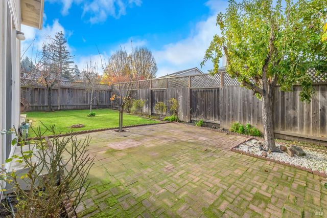 1068 San Francisco Way, Rohnert Park, CA 94928