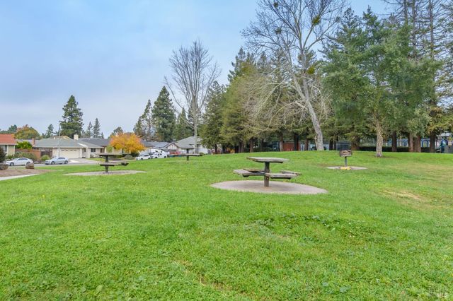 1068 San Francisco Way, Rohnert Park, CA 94928