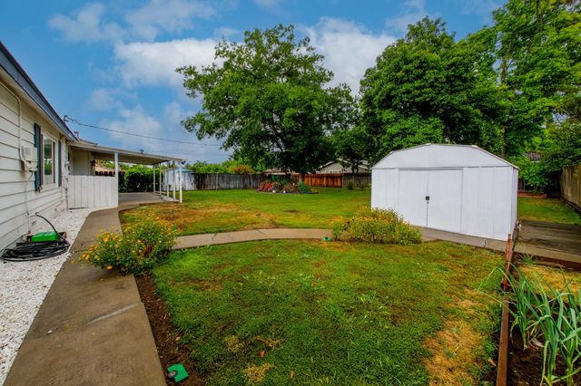 2952 Tahoe Dr, Merced, CA 95340
