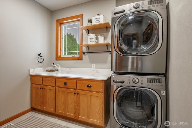 7969 Rodeo Drive, Lynden, WA 98264