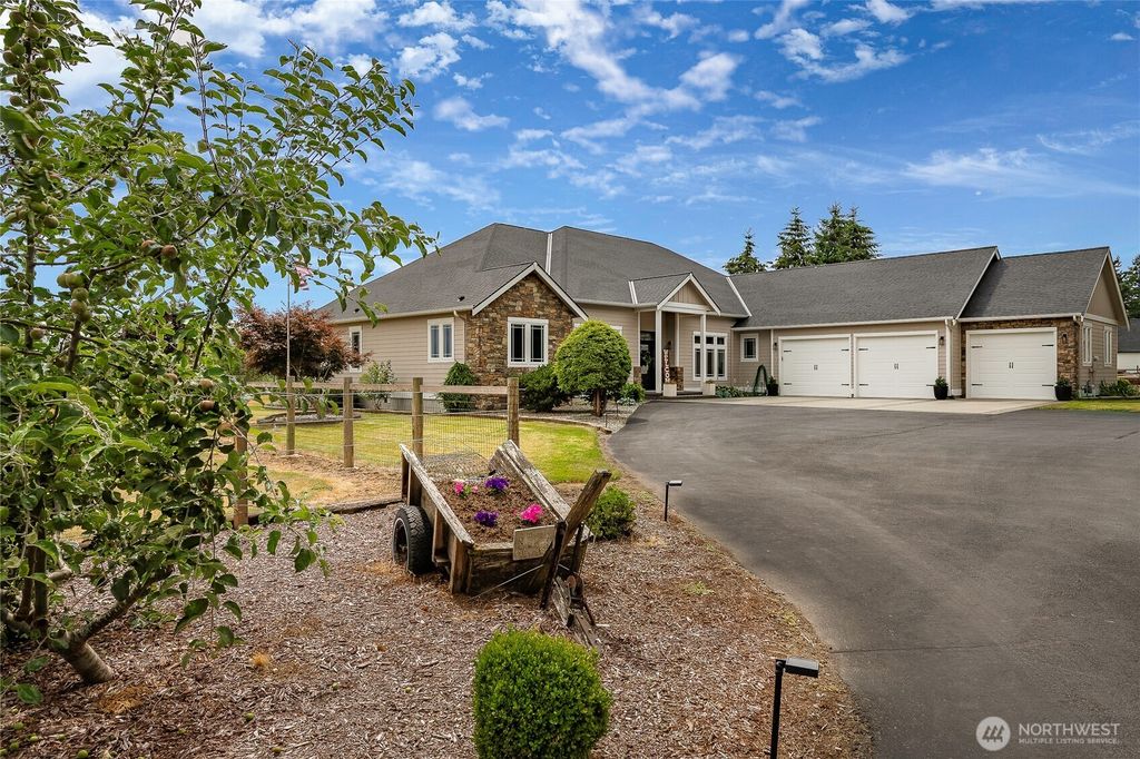 7969 Rodeo Drive, Lynden, WA 98264