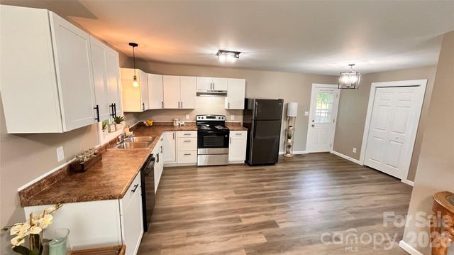 4009 Smokey Creek Road, Lenoir, NC 28645