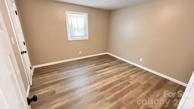 4009 Smokey Creek Road, Lenoir, NC 28645