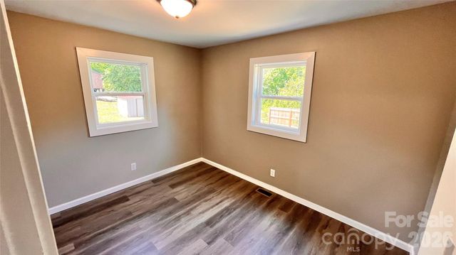 4009 Smokey Creek Road, Lenoir, NC 28645