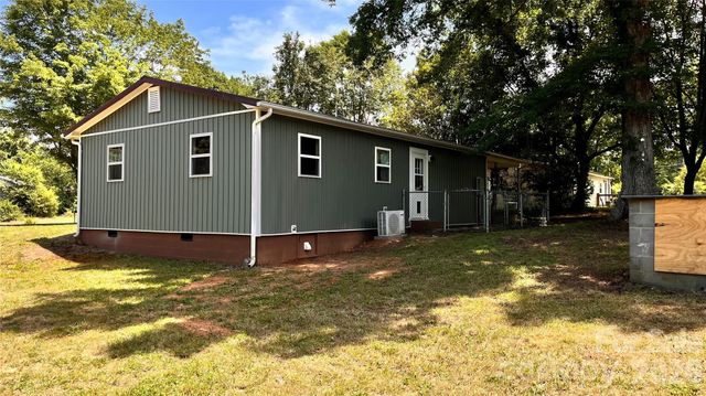 4009 Smokey Creek Road, Lenoir, NC 28645