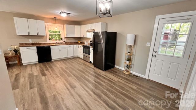 4009 Smokey Creek Road, Lenoir, NC 28645