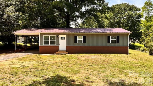 4009 Smokey Creek Road, Lenoir, NC 28645