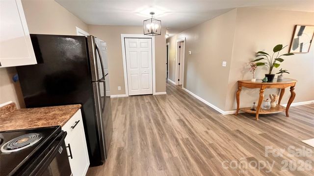 4009 Smokey Creek Road, Lenoir, NC 28645