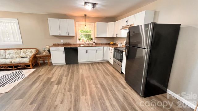 4009 Smokey Creek Road, Lenoir, NC 28645