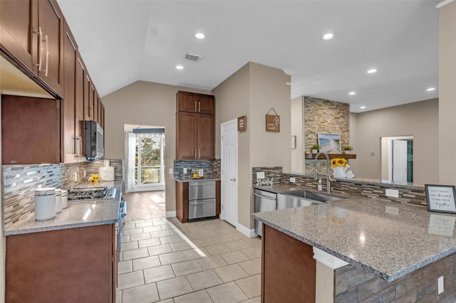 11506 Faulkey Gully Circle, Houston, TX 77070