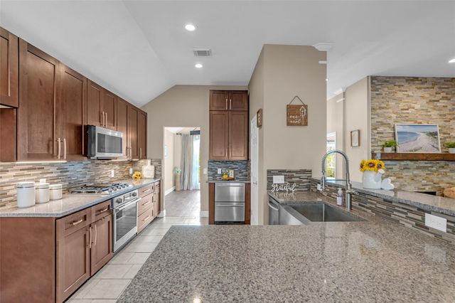 11506 Faulkey Gully Circle, Houston, TX 77070