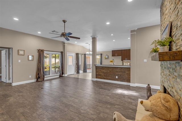 11506 Faulkey Gully Circle, Houston, TX 77070