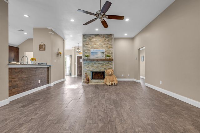 11506 Faulkey Gully Circle, Houston, TX 77070