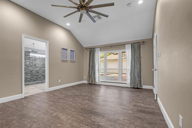 11506 Faulkey Gully Circle, Houston, TX 77070